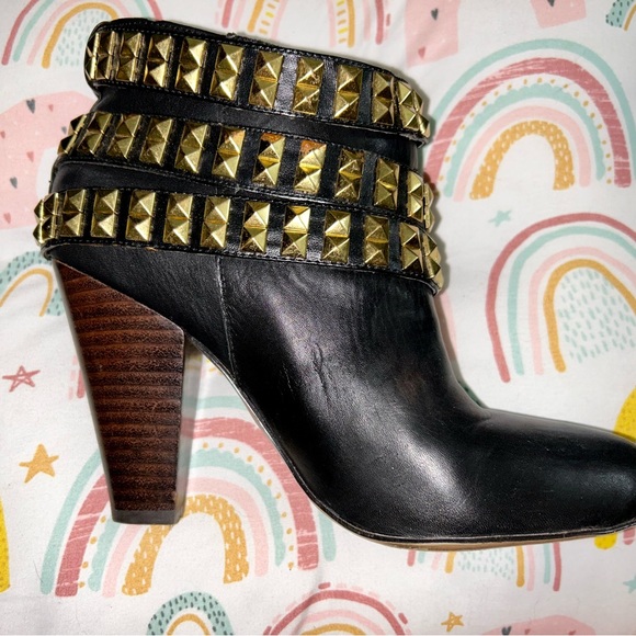 Betsy Johnson Black Leather Gold Stud Pull on Boots - Picture 3 of 7